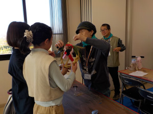 しめ縄づくり写真